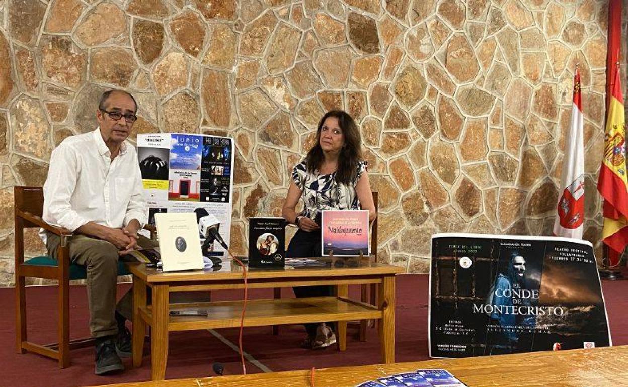 Fernando Clemente junto a la concejal de Cultura, Isabel García Ramos 