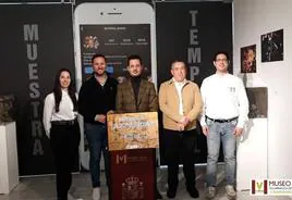 Representantes del MUVI en la presentación de la exposición.