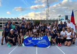 Foto de familia del equipo femenino del Capex.