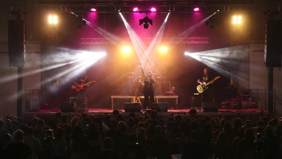 2500 personas abarrotan Efevi en la I Feria de la Música (FMV)