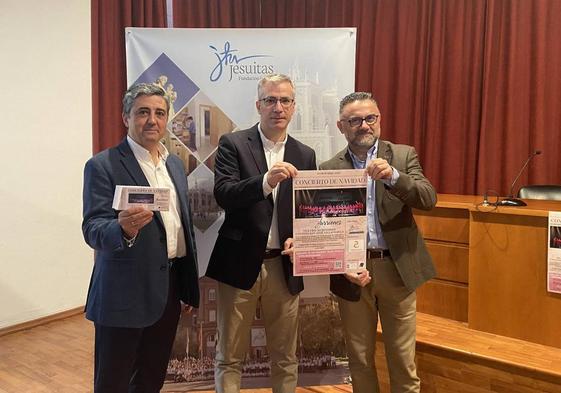 Integrantes de 'Furriones' en los laterales junto al director titular del colegio San José al centro.