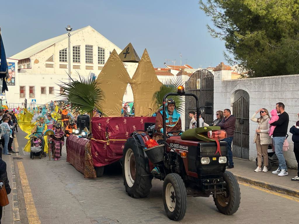 Fotos: Multitudinario desfile de carnaval en Villafranca