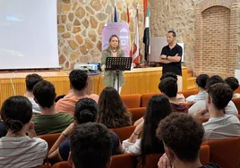 Mary Ló Pérez Delgado y Juan Herruzo Díaz antes del visionado en la Casa de Cultura de Villafranca.