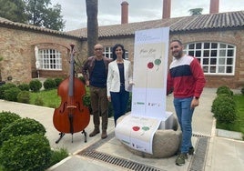 De izquierda a derecha, Fernando Clemente, Miriam García y Javier Pardo.