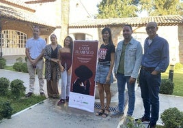 De izquierda a derecha, Fernando Muñoz, Carmen Molina, Carmen la Parreña, Miriam García, Javier Pardo y Fernando Clemente.