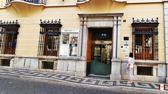 Ya luce la nueva distinción del MUVI como entidad afiliada a la Federación Española de Vehículos Antiguos (FEVA)