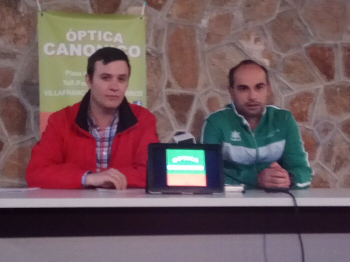 José Luis Pérez, presidente de la asociación Borboletta, y Sergio López, dinamizador deportivo de la Mancomunidad, durante la rueda de prensa. 