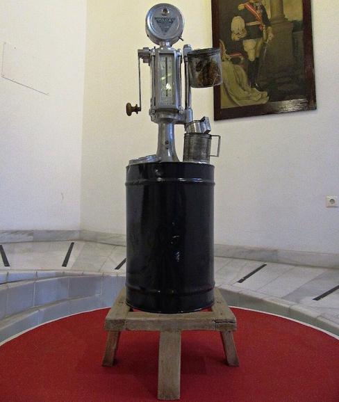 Esta bomba extractora de aceite es la pieza del mes de julio del Museo de Villafranca. 
