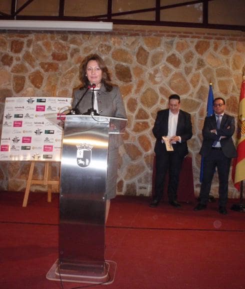 Paqui, coordinadora de Cáritas Parroquial de Villafranca, hablando en nombre de esta organización, una de las tres galardonadas con el Premio Gaceta Independiente. 