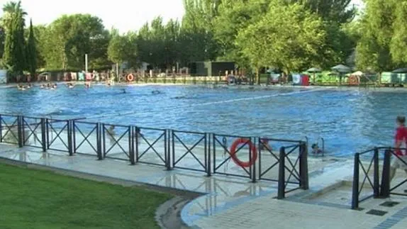 Vista panorámica de la piscina olímpica de Villafranca de los Barros. 