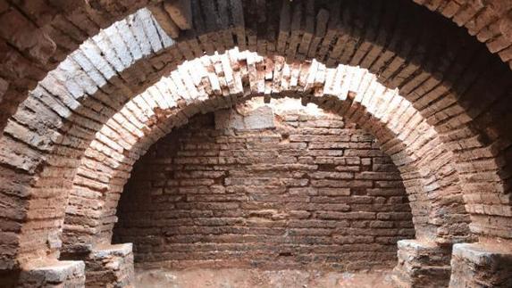 Aspecto de uno de los hornos aparecidos junto a la carretera que une Villafranca con La Fuente. 