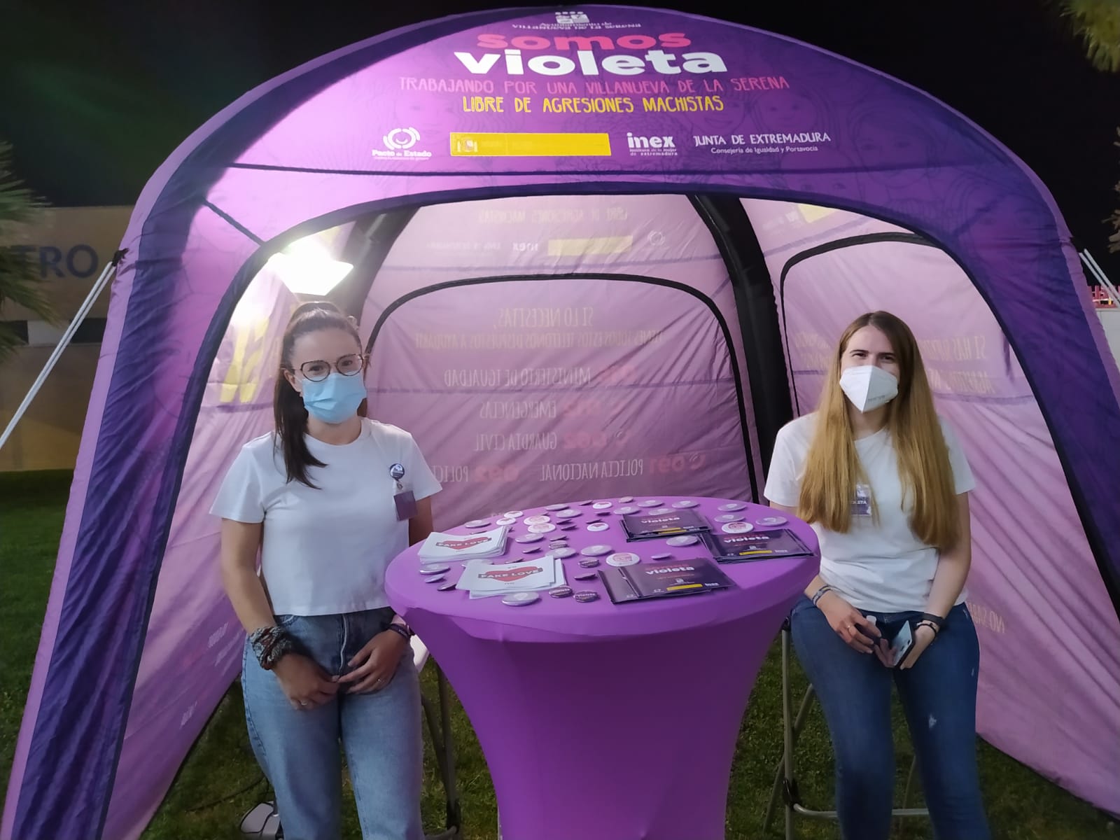 Mayores y pequeños disfrutaron de las múltiples atracciones y casetas del ferial 