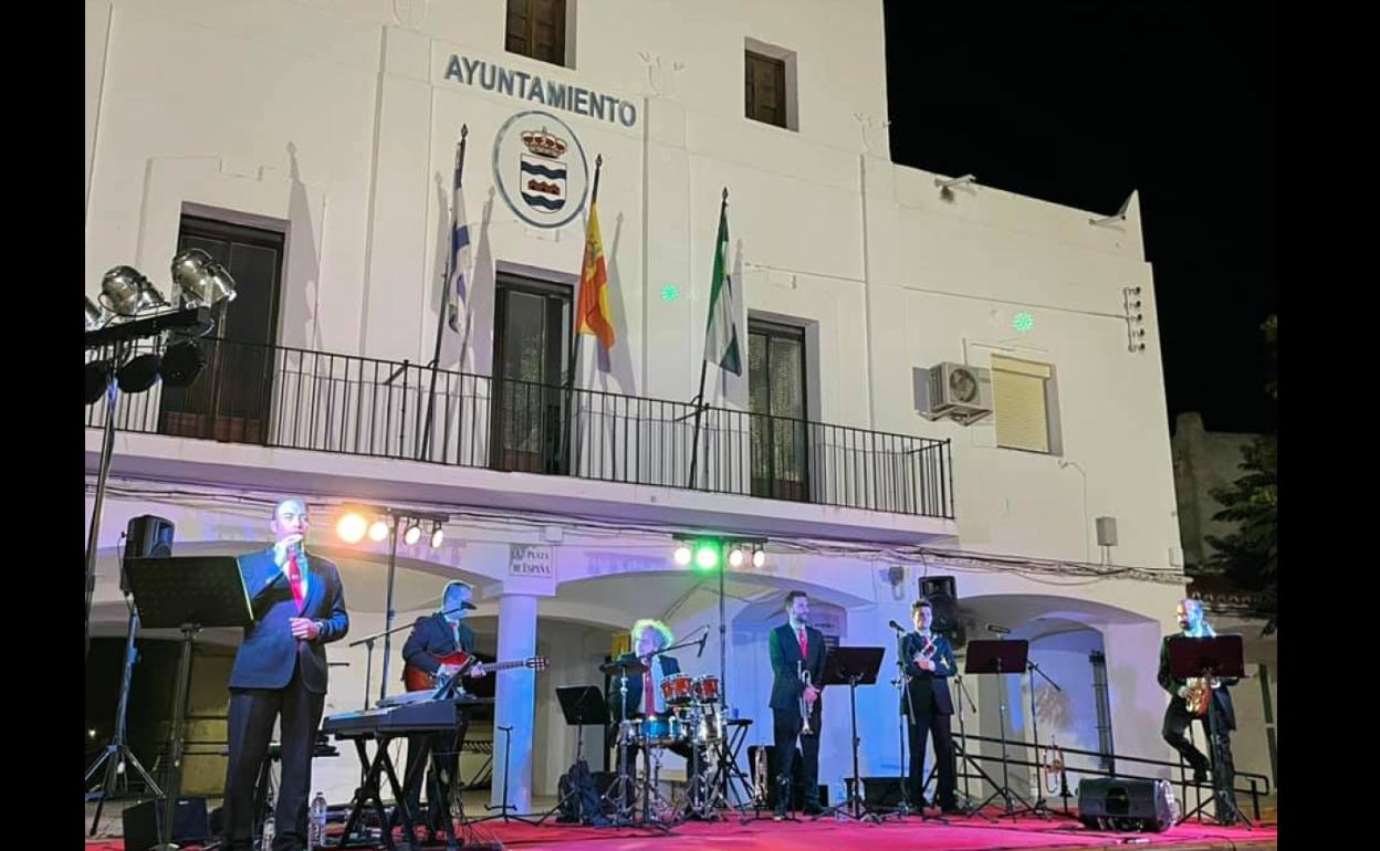 El concierto de Bernáldez Latin Jazz amenizó las Fiestas del Emigrante en Entrerríos