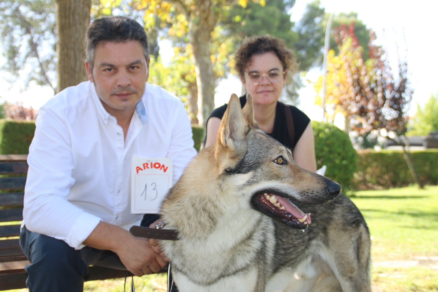 Participantes en el I Concurso Canino Nacional celebrado en Entrerríos. 