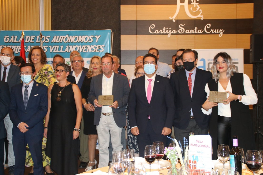 La Gala del Autónomo y Empresa Villanovense reconoció el esfuerzo del último año. 