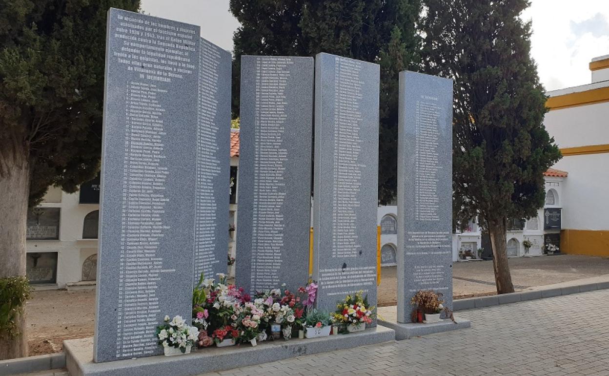 Memorial por las víctimas del franquismo en el cementerio de Villanueva. 