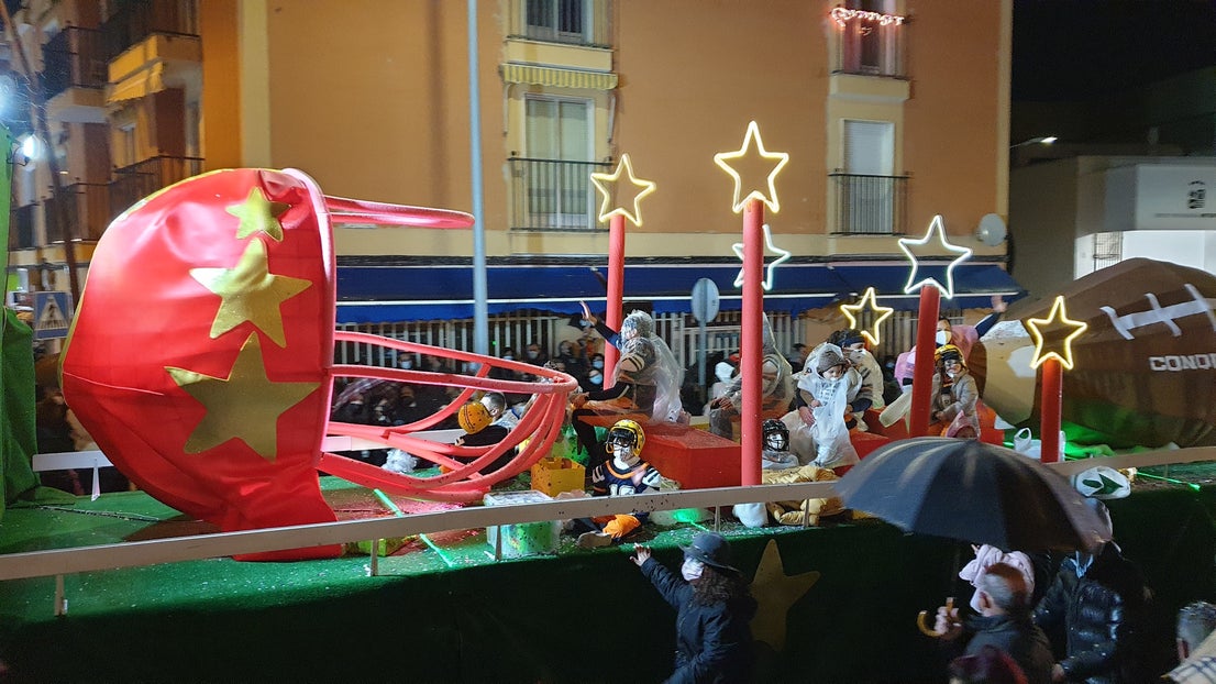 Los Reyes Magos y las carrozas de la cabalgata trajeron la ilusión. 