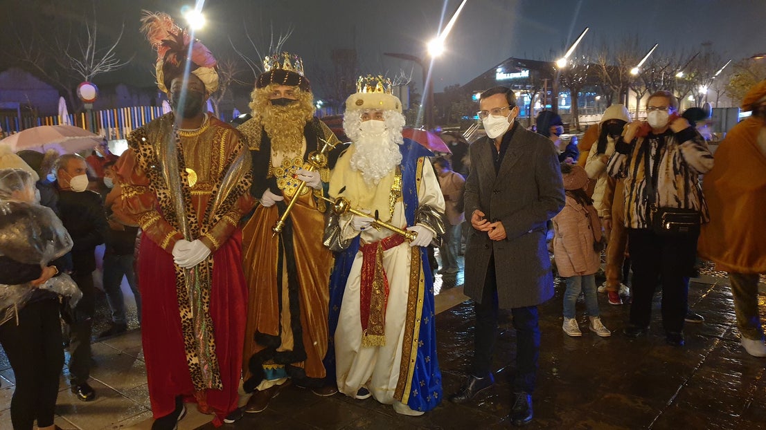 Los Reyes Magos y las carrozas de la cabalgata trajeron la ilusión. 