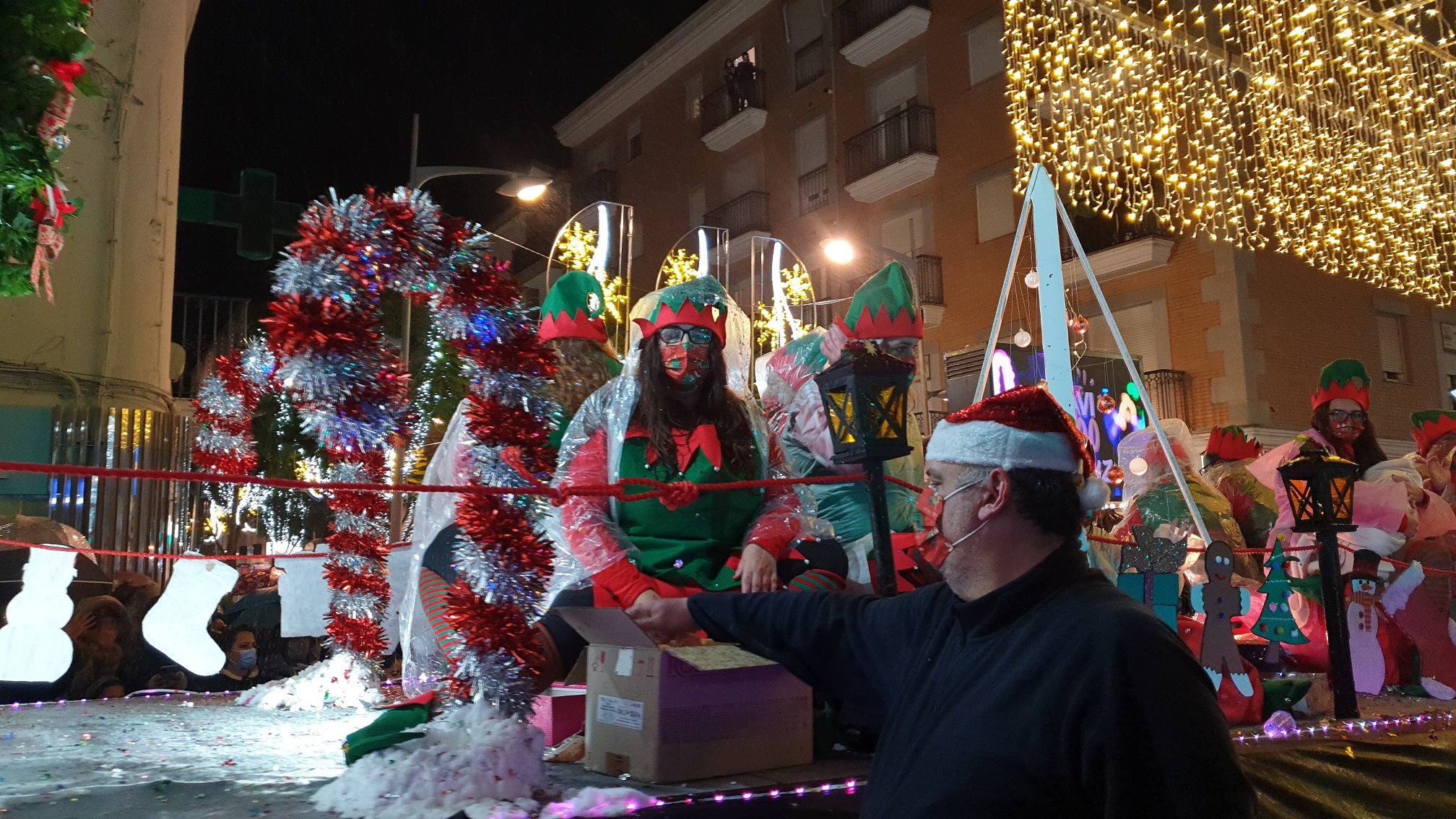 Los Reyes Magos y las carrozas de la cabalgata trajeron la ilusión. 