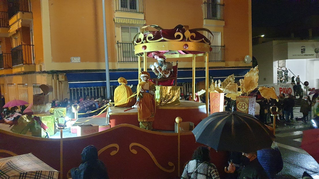 Los Reyes Magos y las carrozas de la cabalgata trajeron la ilusión. 