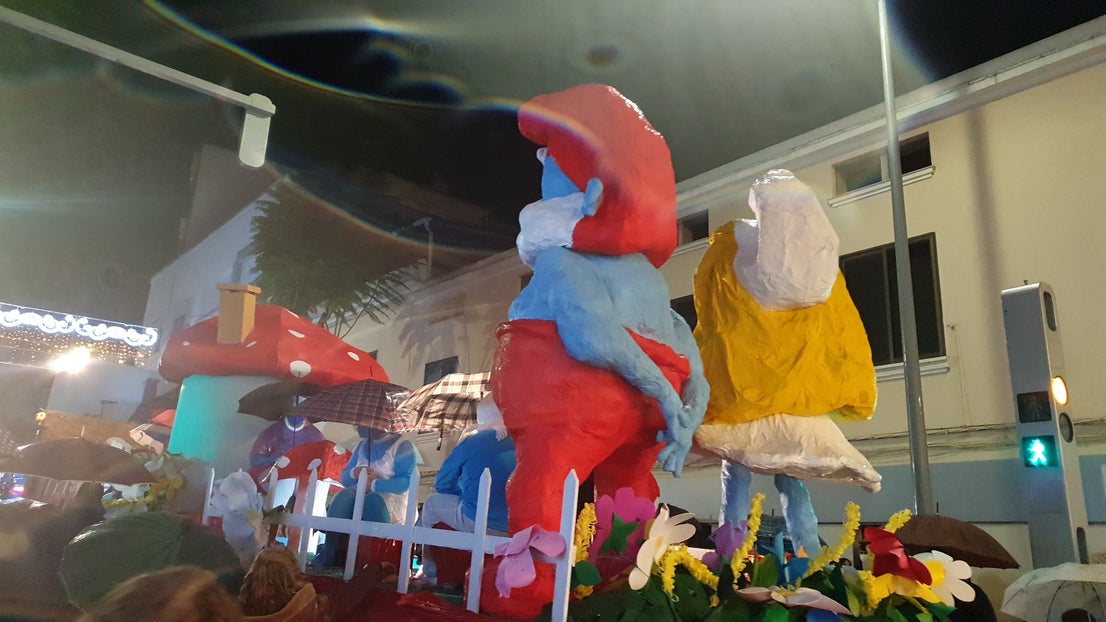 Los Reyes Magos y las carrozas de la cabalgata trajeron la ilusión. 