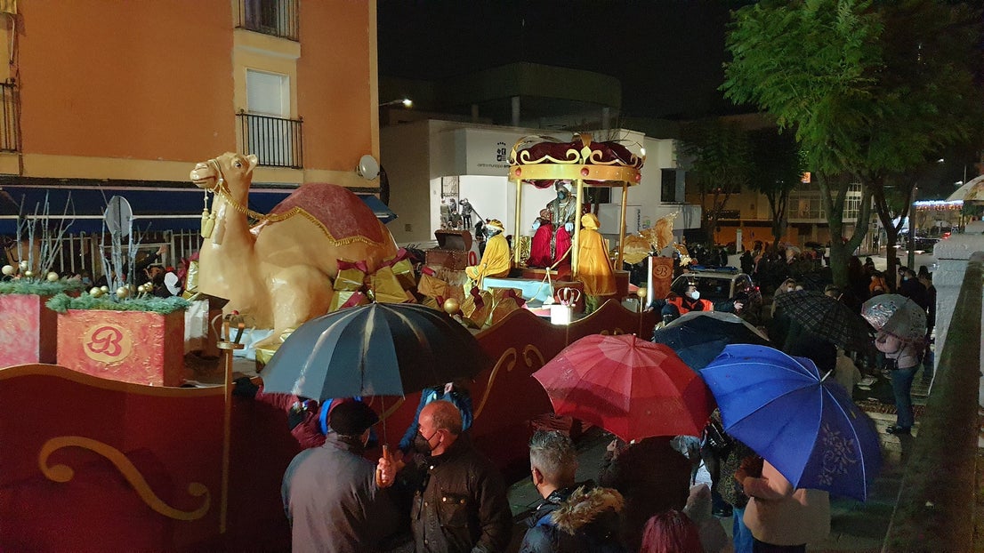 Los Reyes Magos y las carrozas de la cabalgata trajeron la ilusión. 