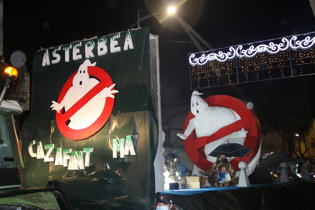 Los Reyes Magos y las carrozas de la cabalgata trajeron la ilusión. 