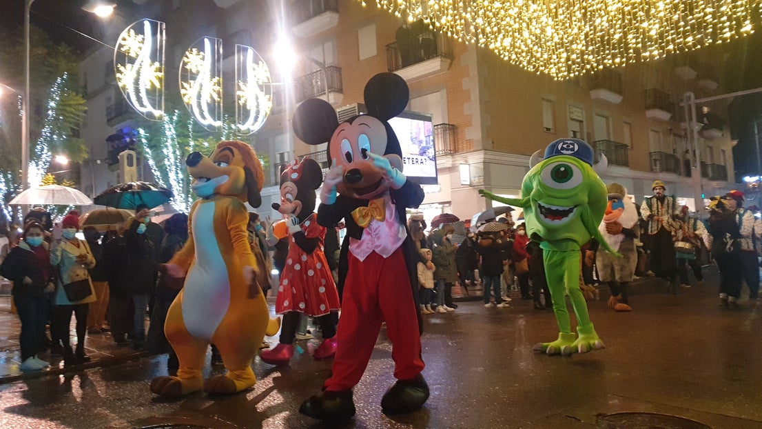 Los Reyes Magos y las carrozas de la cabalgata trajeron la ilusión. 