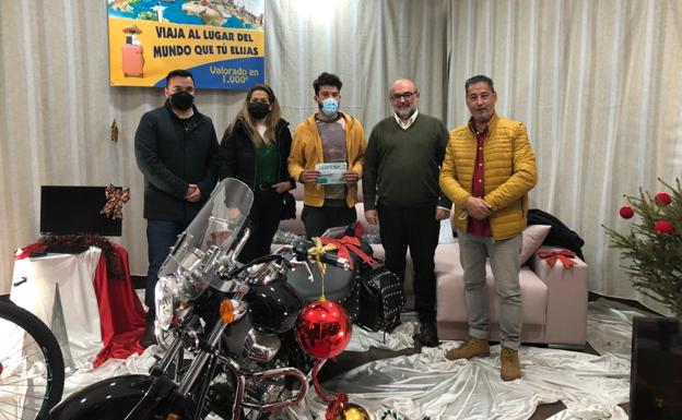 Ganadores de una de las Cestas de productos de la tierra. 