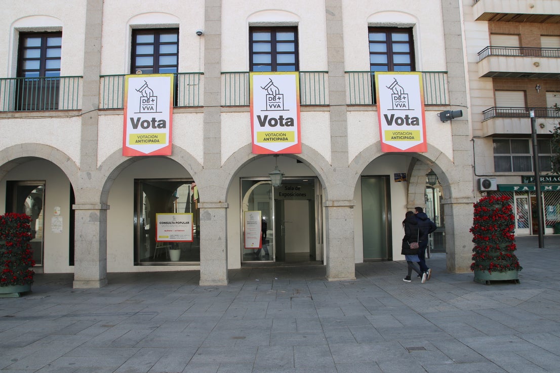 La asistencia el primer día de votación anticipada ha sido bastante alta. 