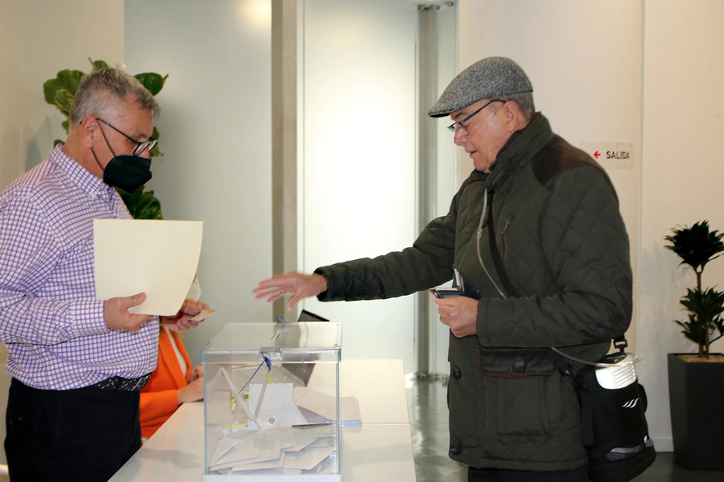 La asistencia el primer día de votación anticipada ha sido bastante alta. 