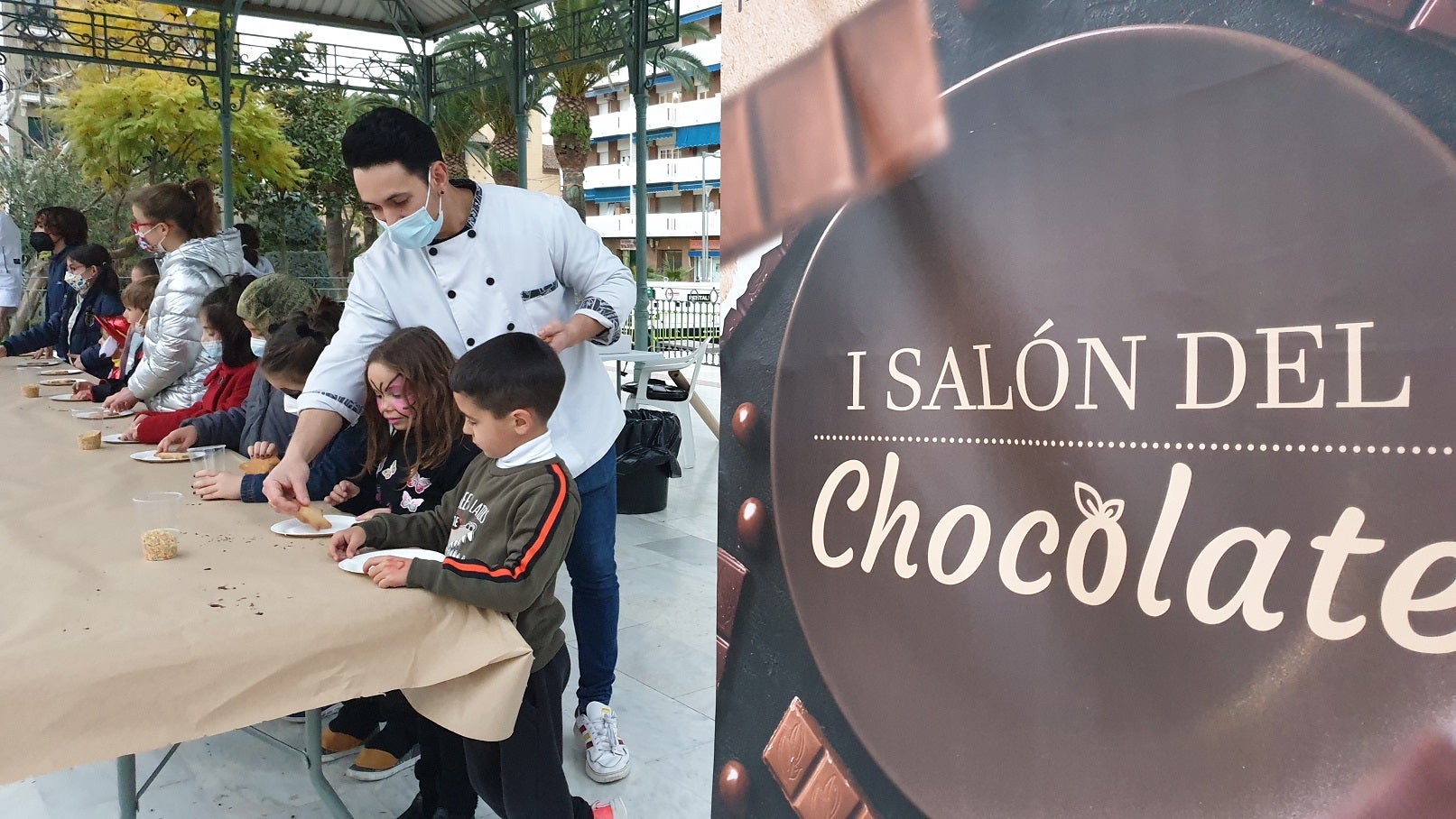 Los asistentes pudieron elegir entre cientos de propuestas a base de chocolate. 