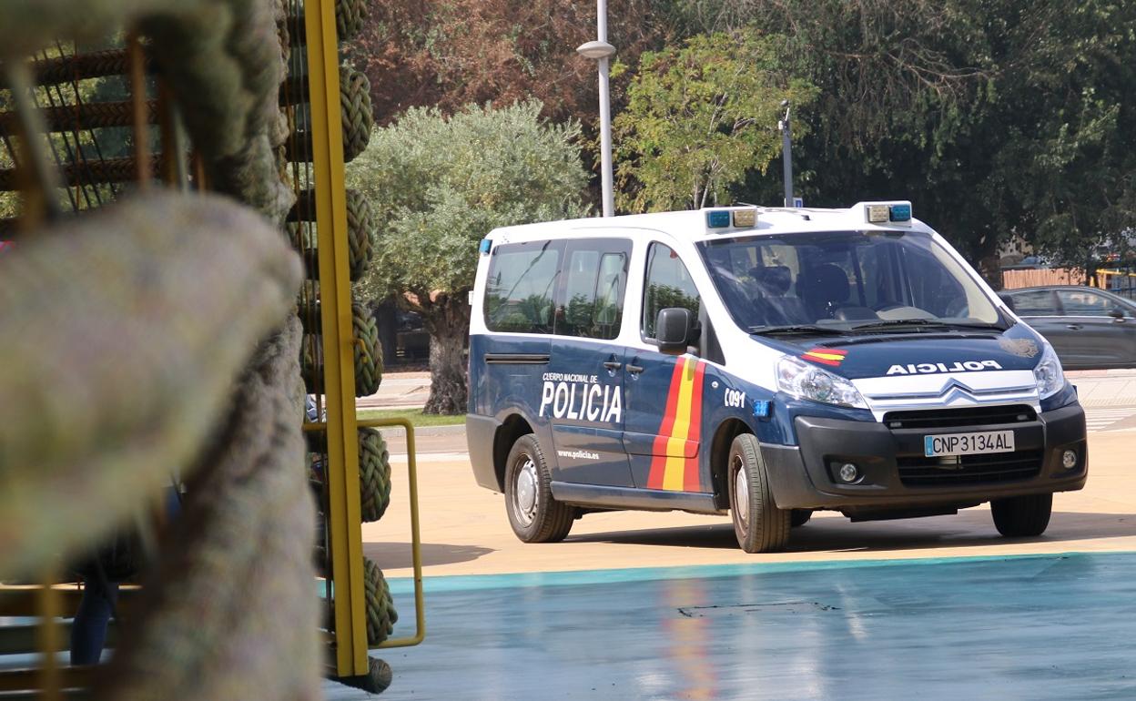 Vehículo de la Policía Nacional en Villanueva de la Serena. 
