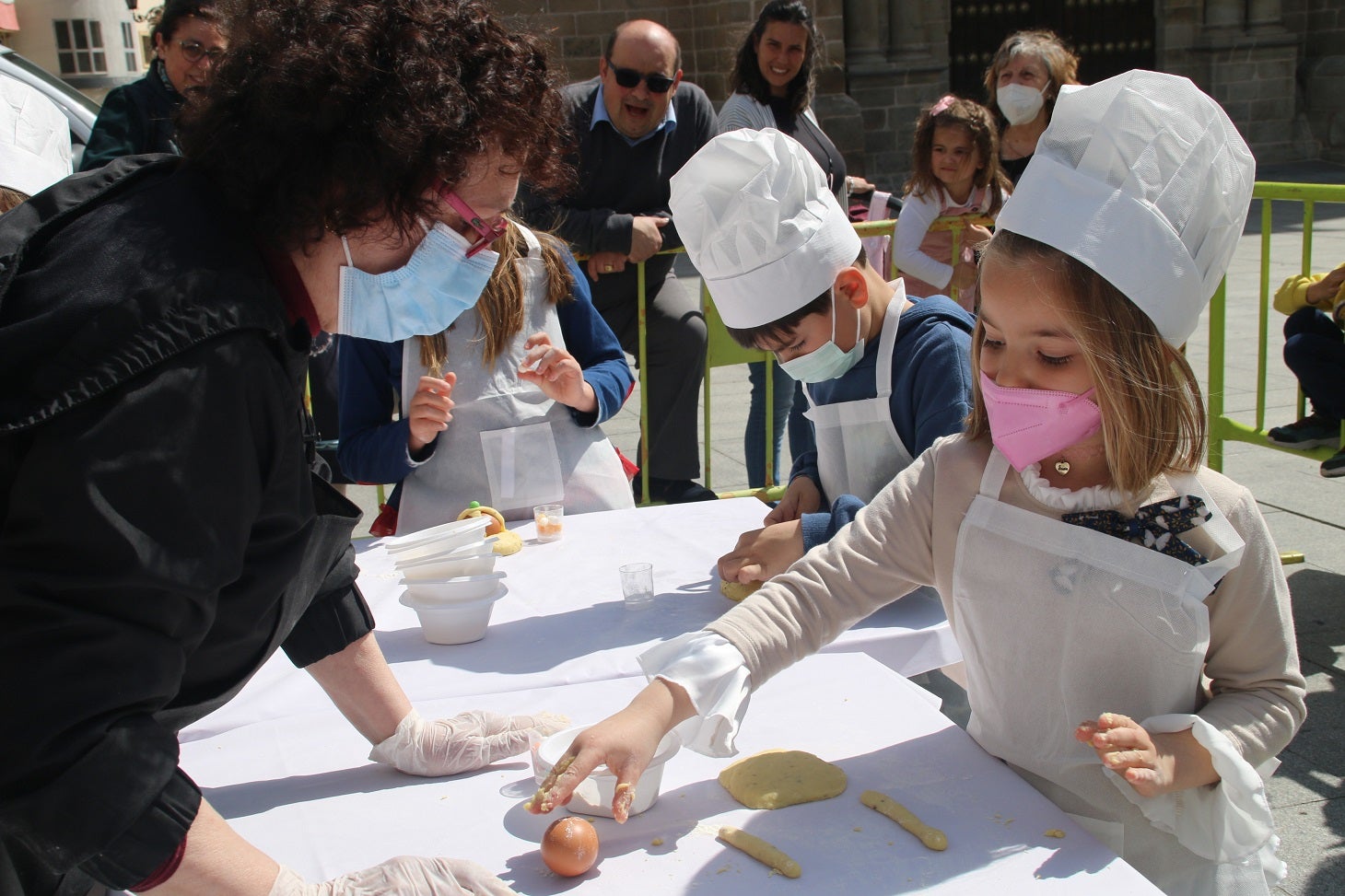 QUE NO SE PIERDA LA DULCE TRADICIÓN DEL HORNAZO