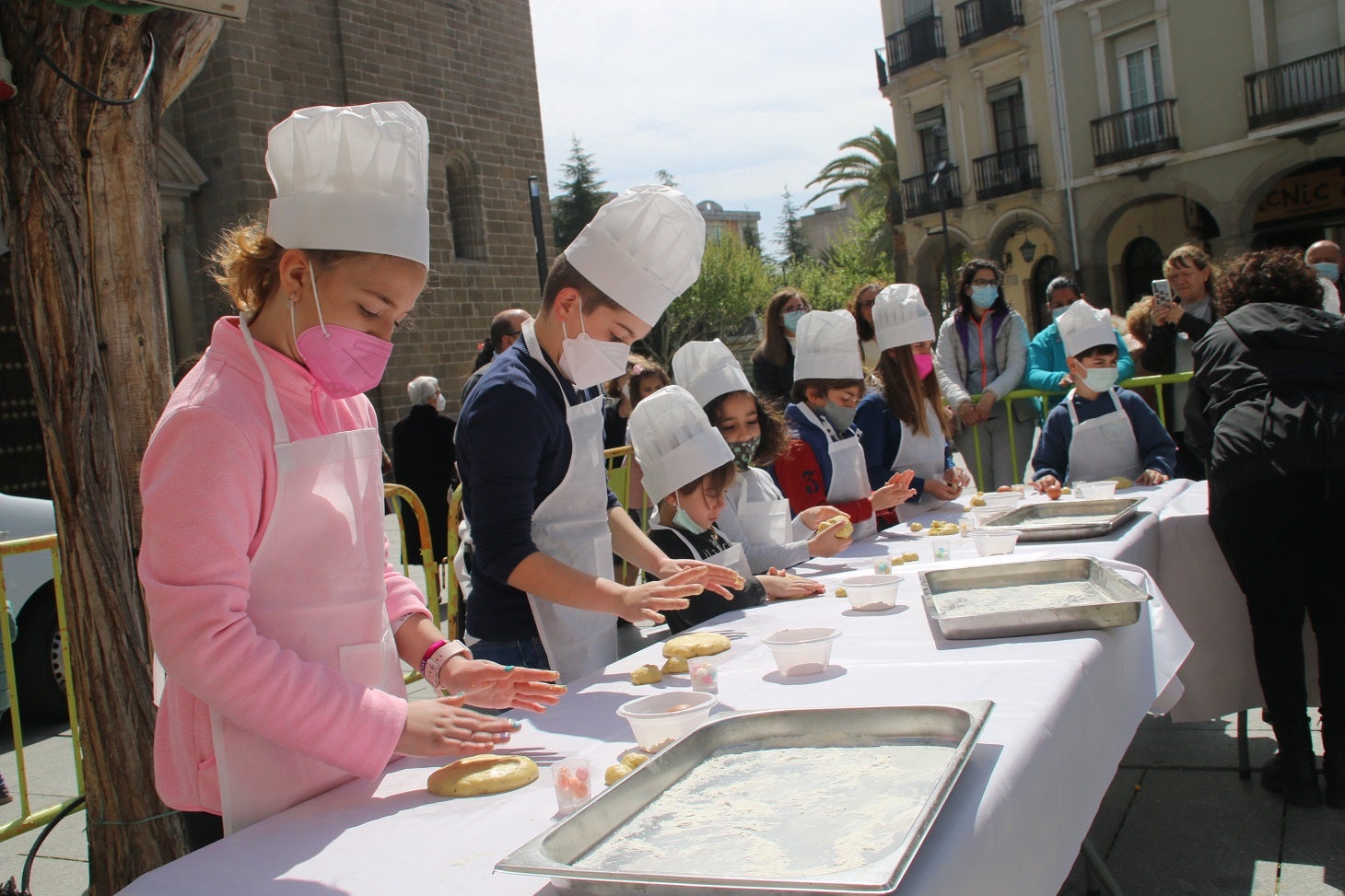 QUE NO SE PIERDA LA DULCE TRADICIÓN DEL HORNAZO