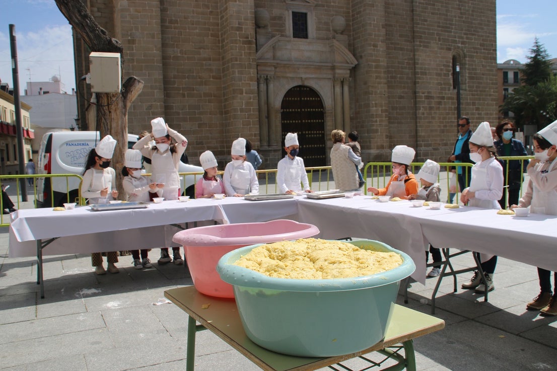 QUE NO SE PIERDA LA DULCE TRADICIÓN DEL HORNAZO