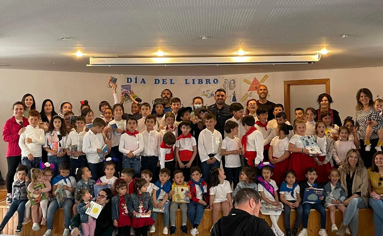 Celebración del Día del Centro en el colgio de Entrerríos. 