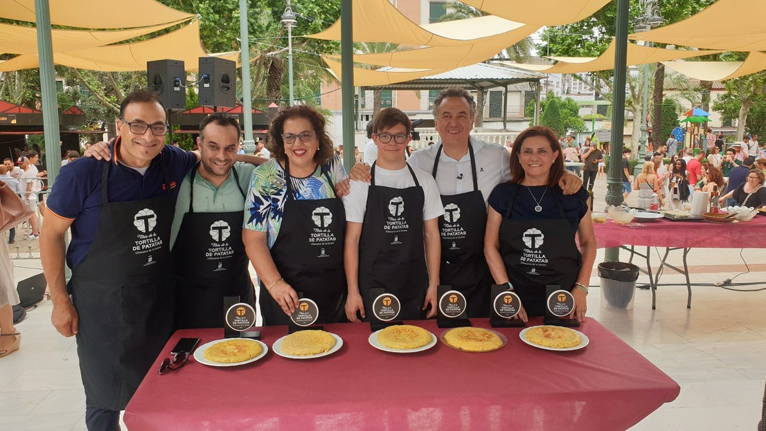La Feria de la Tortilla atrajo a mayores y pequeños para degustar este manjar. 