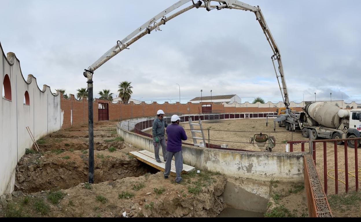 La plaza de toros de Entrerríos se dota de graderío para 1500 personas