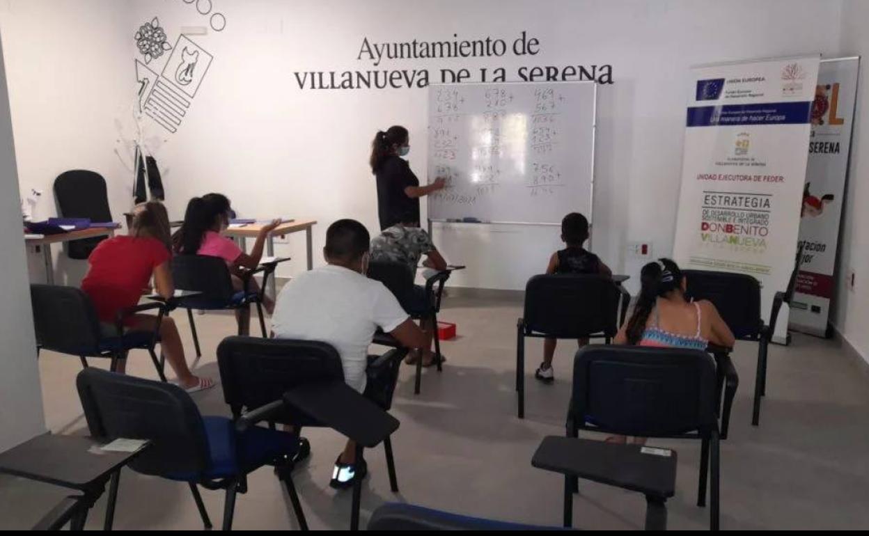 Refuerzo educativo con niños y jóvenes gitanos. 
