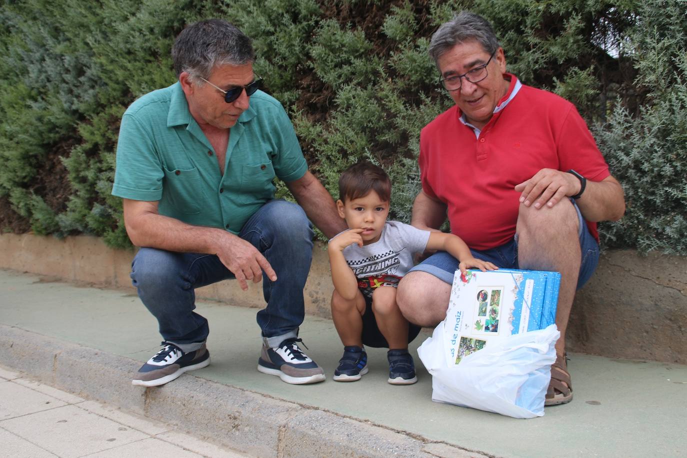 Entrada al colegio en el primer día de clase en Villanueva de la Serena. 