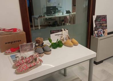 Imagen secundaria 1 - Cuatro diseñadoras muestran sus propuestas de moda sostenible en el centro museístico Charo Acero