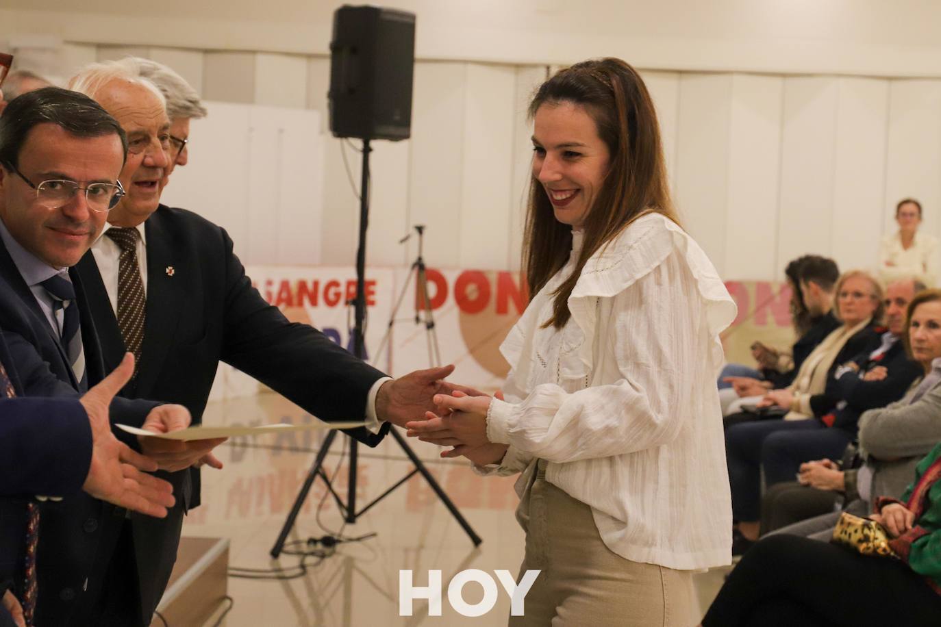 Los protagonistas fueron los donantes de sangre que recibieron distinciones por sus numerosas aportaciones. 