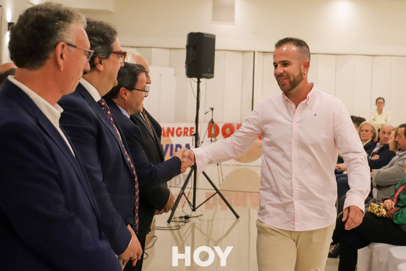 Los protagonistas fueron los donantes de sangre que recibieron distinciones por sus numerosas aportaciones. 