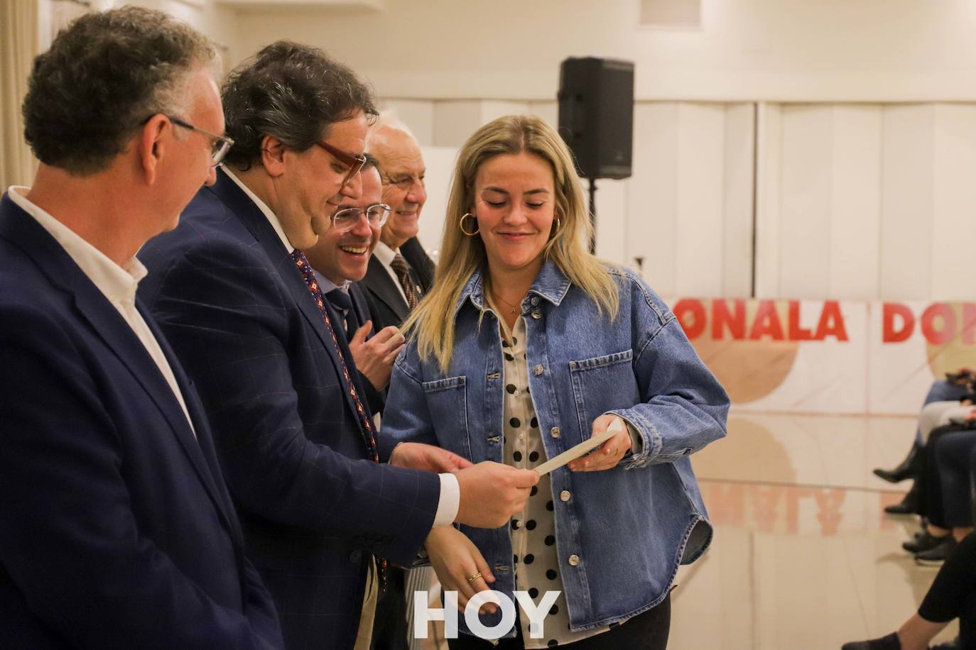 Los protagonistas fueron los donantes de sangre que recibieron distinciones por sus numerosas aportaciones. 