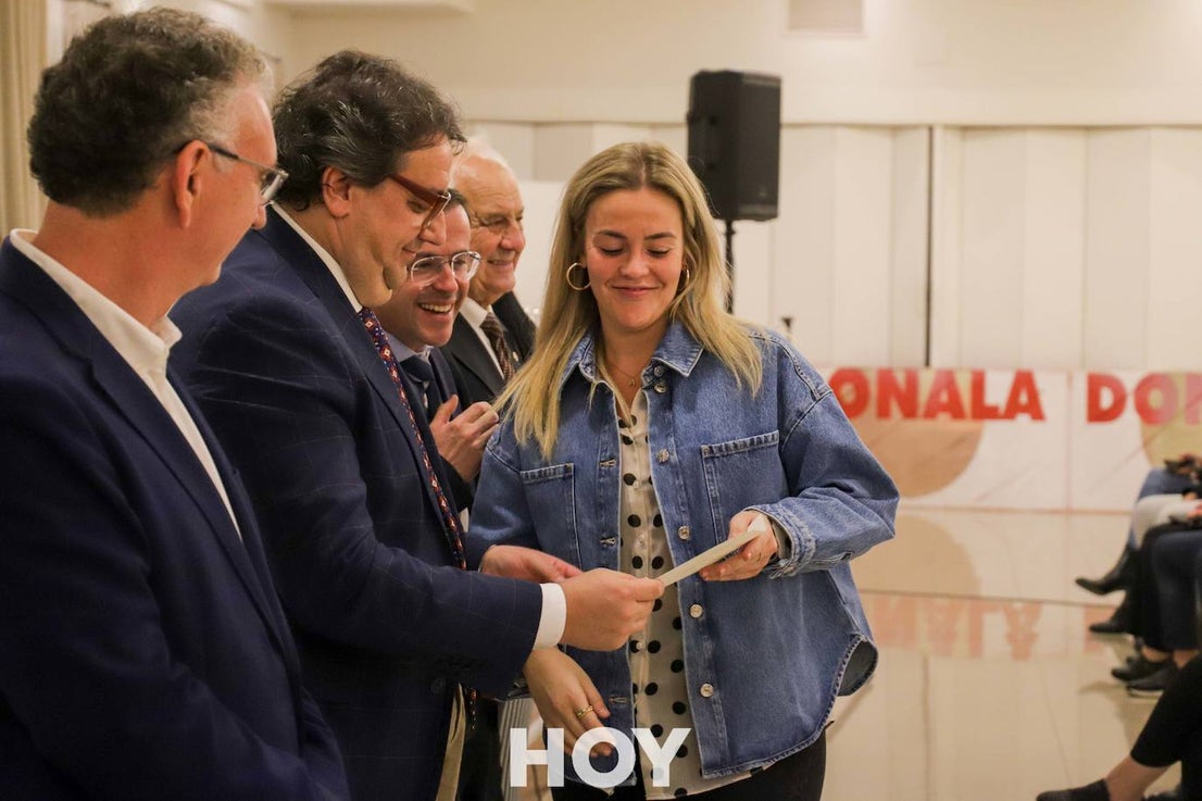 Los protagonistas fueron los donantes de sangre que recibieron distinciones por sus numerosas aportaciones. 