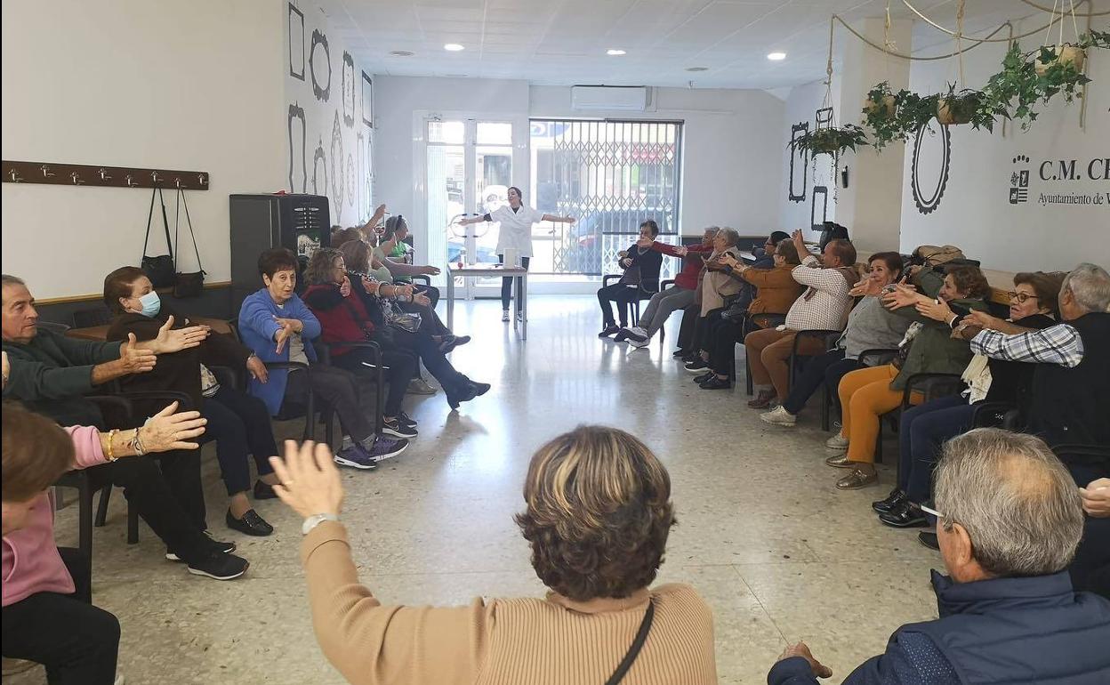 Risoterapia y salud mental centran la recta final del programa Mayores activos y saludables