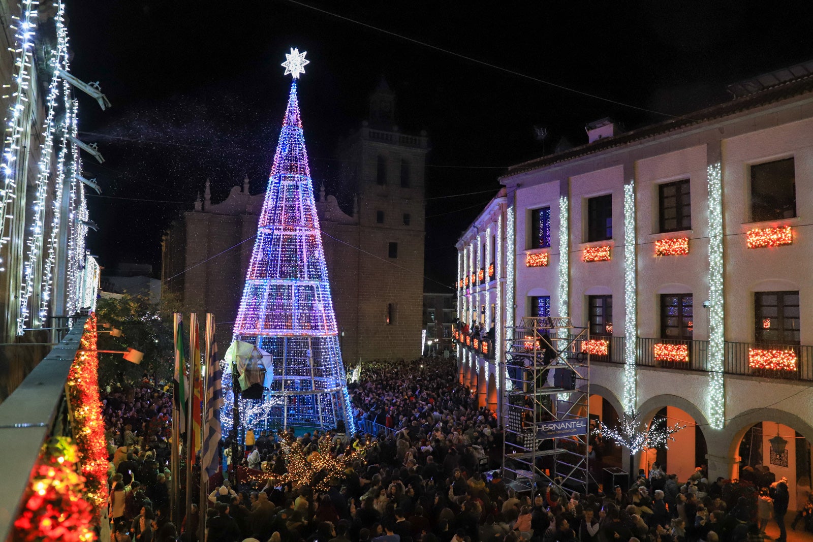 Villanueva de la Serena enciende su Navidad. 