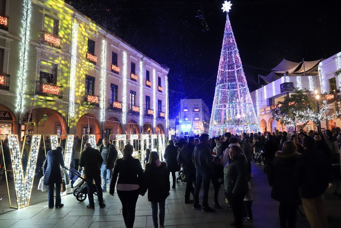 Villanueva de la Serena enciende su Navidad. 