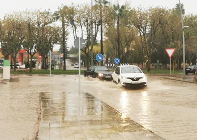 Imagen secundaria 1 - La rodonda del palacio de Congresos también se encuentra afectada, además de otros puntos. 